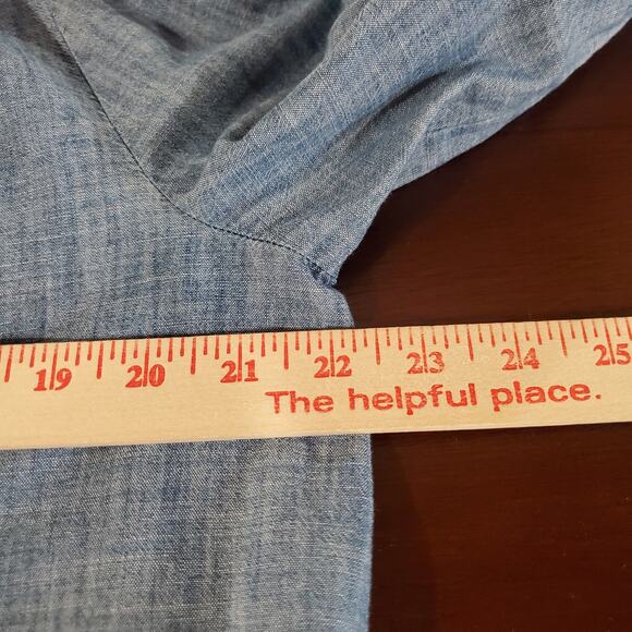 Gap Womens Long Sleeve Pintuck Button Medium Wash Chambray Denim Shirt Size L - Picture 11 of 12